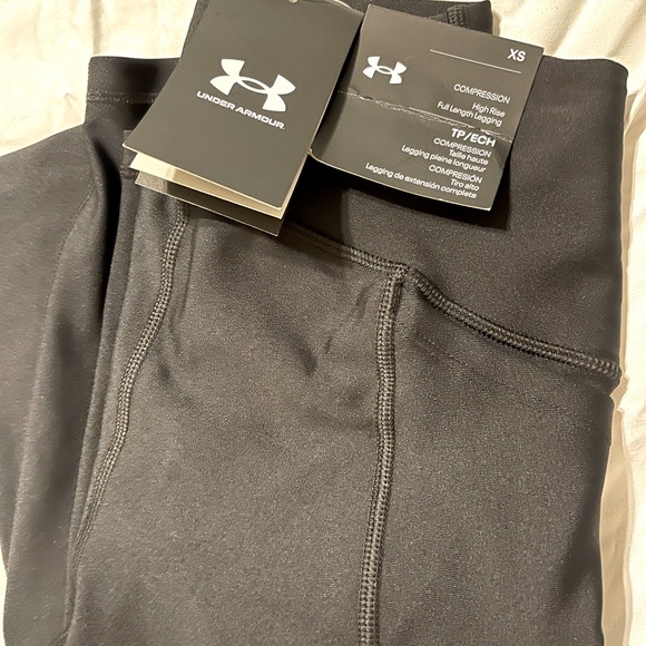 Women’s XS Under Armour compression leggings - Picture 2 of 2